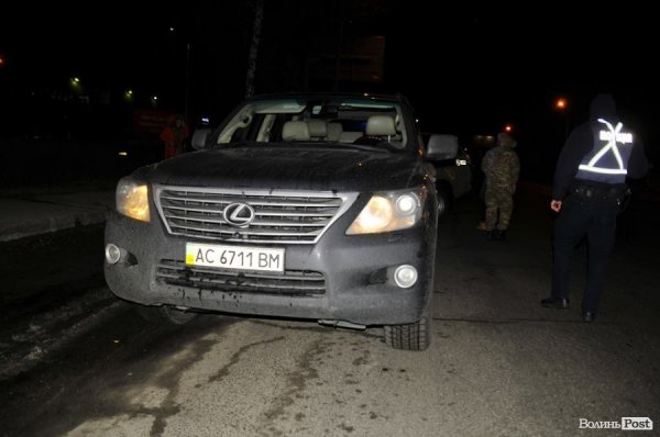 «Нічна варта»: розтрощені автівки, масова бійка і Lexus, який «доїздився»