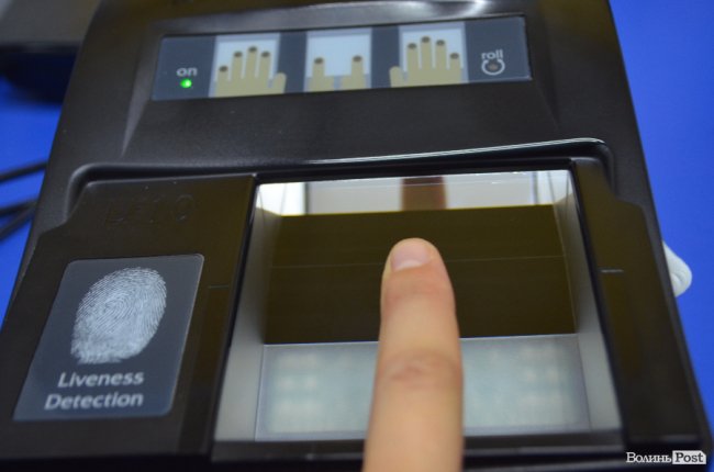 «Власний досвід». Як отримати біометричний паспорт у Луцьку