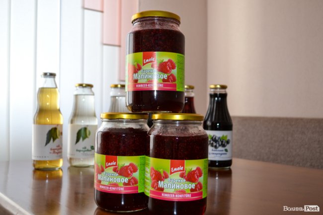 Природа – не на карантині: у волинських лісах збирають березовий сік для декількох континентів. ФОТО