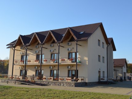 Місце, де дарують надію: як біля Луцька реабілітують людей із важкими травмами 