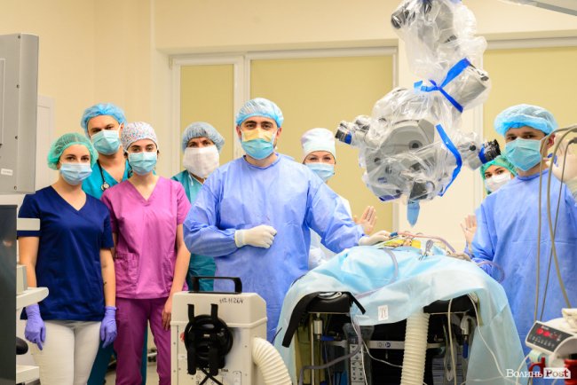 «Якщо для порятунку треба бути злим, я буду злим»: волинський нейрохірург, що оперує «безнадійних» дітей 