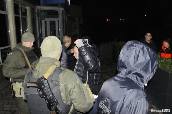 «Нічна варта»: розбиті вітрини, п‘яний «беркут» та порізані дівчата