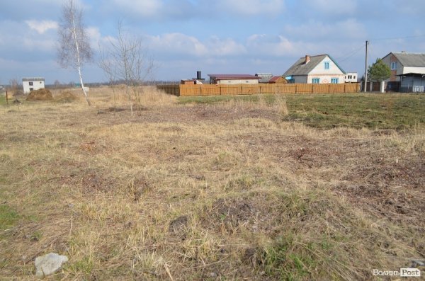 На Волині у чоловіка хитрістю відібрали дачу