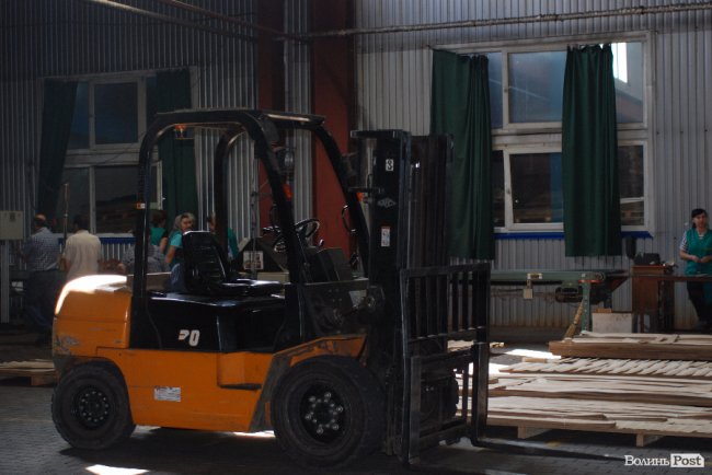 Ляшко на Волині нагороджував медиків, обробляв дерево та зустрівся з митрополитом Михаїлом