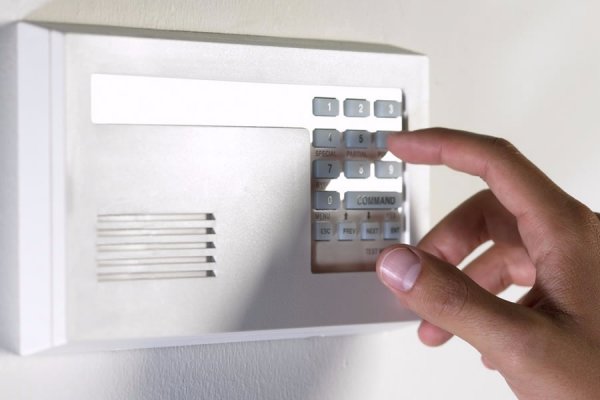 Як зробити свій дім безпечним і сучасним*