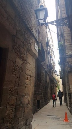 «Нотатки мандрівниці» Юлії Євпак: 19 цікавих фактів про Барселону