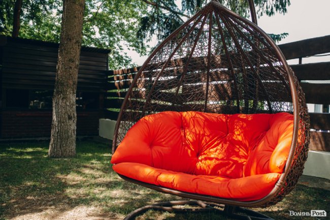 Таємний дворик у центрі Луцька: ресторація «Дім 48» відкрила літню терасу*