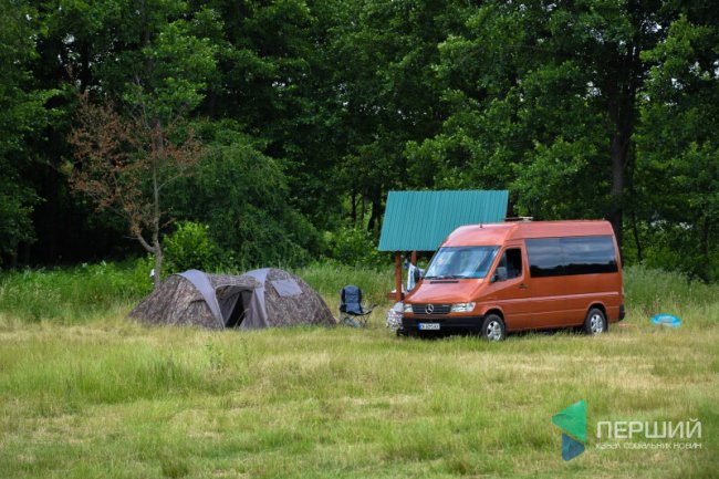 Як живе наметове містечко біля Світязя: ціни і умови проживання