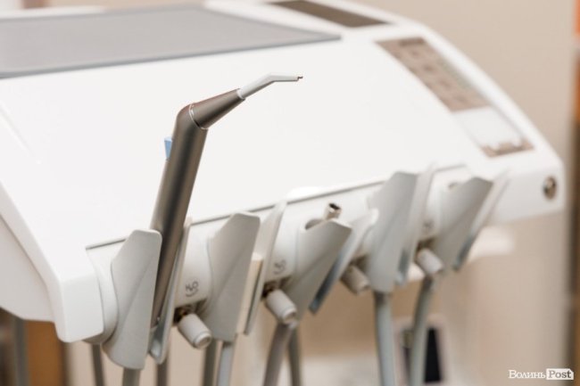 Рівняємо зуби: де у Луцьку поставити брекети чи елайнери