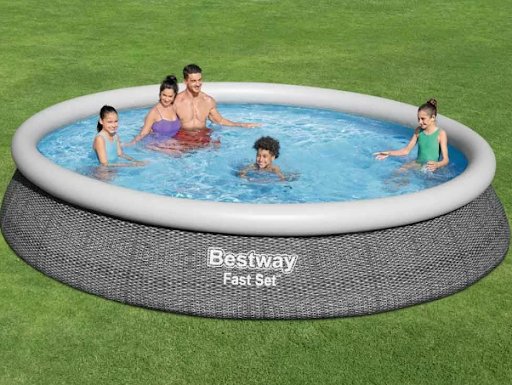 Домашній басейн: ідеальний вибір для літніх радощів