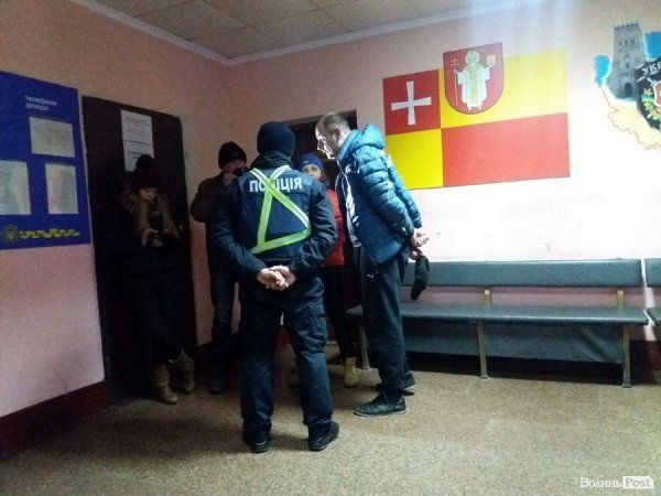 «Нічна варта»: стриптиз у поліції, закривавлений чоловік та бенефіс п'яних водіїв