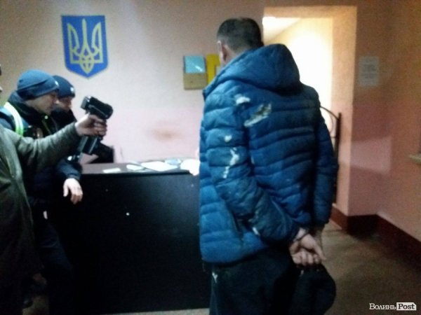 «Нічна варта»: стриптиз у поліції, закривавлений чоловік та бенефіс п'яних водіїв