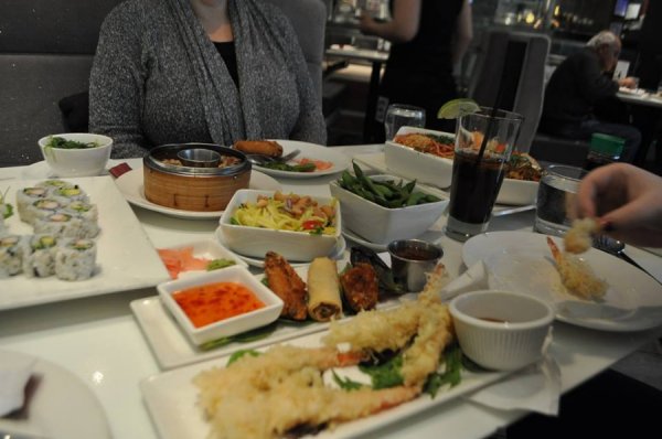 «Нотатки мандрівниці» Марії Мовшук: студенти в піжамі, «забиті» холодильники та українці в Канаді