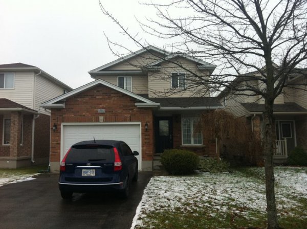 «Нотатки мандрівниці» Марії Мовшук: студенти в піжамі, «забиті» холодильники та українці в Канаді