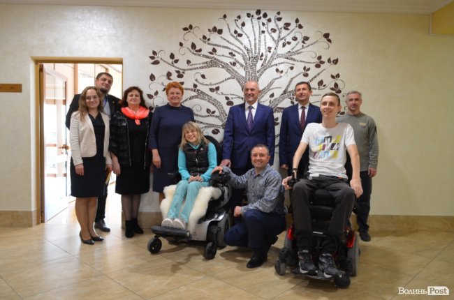 Місце, де дарують надію: як біля Луцька реабілітують людей із важкими травмами 