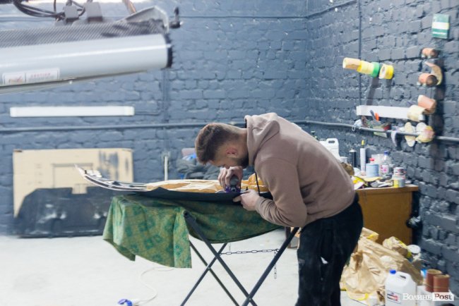 У Луцьку відкрили професійний малярний цех, де якісно фарбують автомобілі*