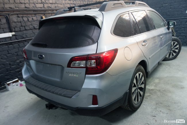 У Луцьку відкрили професійний малярний цех, де якісно фарбують автомобілі*