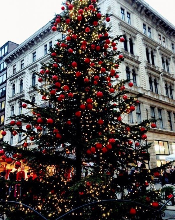 «Нотатки мандрівниці» Олени Кравчук: оргазм в Будапешті, вуличні смаколики та термальні води