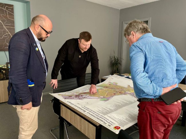 «Підтримка ЗСУ - у пріоритеті, аби нашою бруківкою не ходили чоботи окупантів», -  Борис Карпус