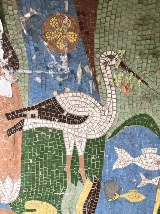 Адвокат з Луцька подорожує на велосипеді у пошуках унікальних автобусних зупинок. ФОТО