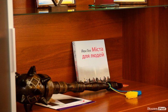 Бути Людиною, а тоді – мером. ОДИН ДЕНЬ З ЖИТТЯ ІГОРЯ ЧАЙКИ. ФОТО