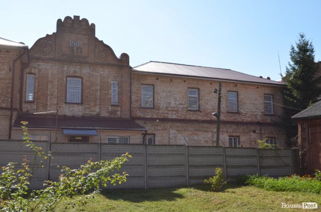 Замок божевілля і Невідомий №3: життя за стінами олицької психлікарні