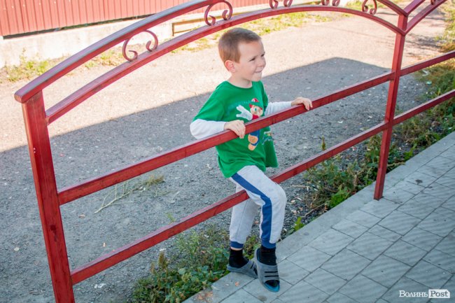 Чисте повітря та сільська тиша: за що лучани люблять Кічкарівку. ФОТО