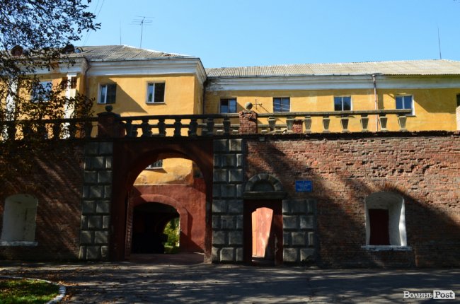 Замок божевілля і Невідомий №3: життя за стінами олицької психлікарні