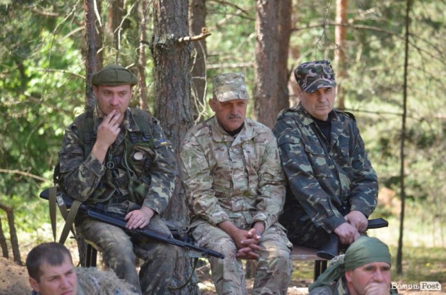 Патріоти краю і країни: як у лісах Волині тренуються загони тероборони