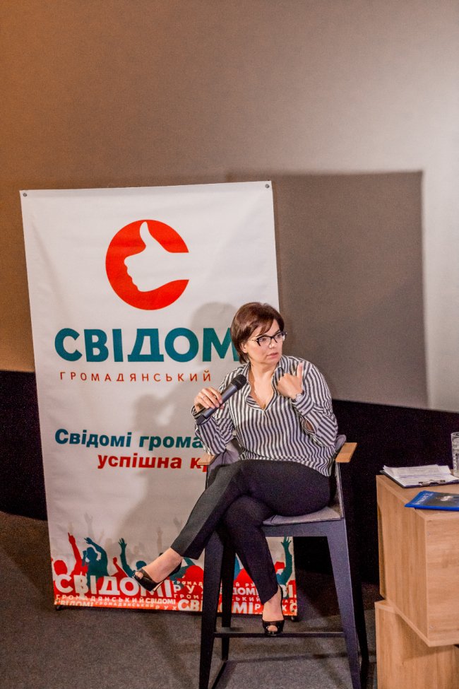 ЦИТАТНИК Олени Палагути: Я не проводила вихідні вдома, не пекла пирогів і «Наполеон»