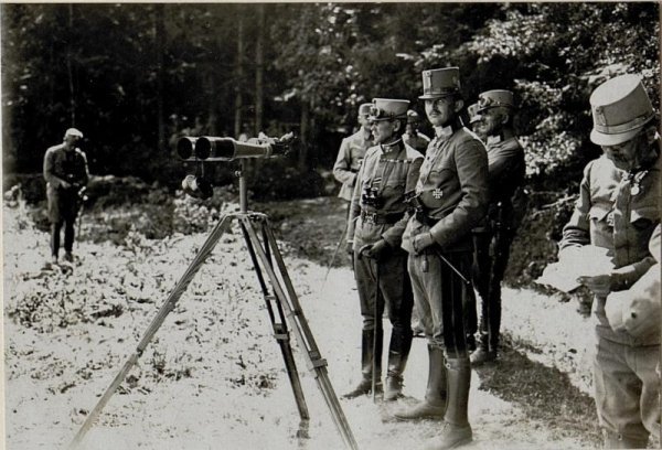Останній імператор Габсбургів Карл І під Луцьком. Фото з Фотоархіву Австрійської національної бібліотеки