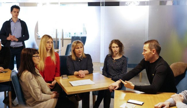 Дерев’янко у Луцьку виступив проти порушення конституційних прав дітей на освіту через відсутність щеплень. ФОТО. ВІДЕО*