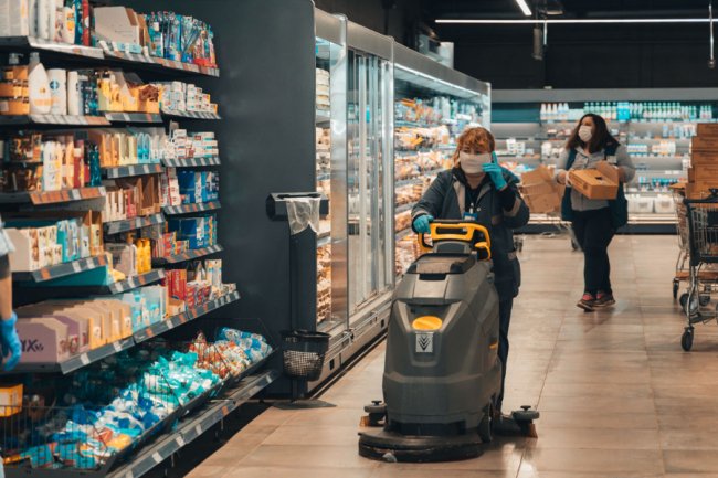 «АТБ» подвоює складські запаси продуктів і вводить обмеження на оптовий продаж товарів*