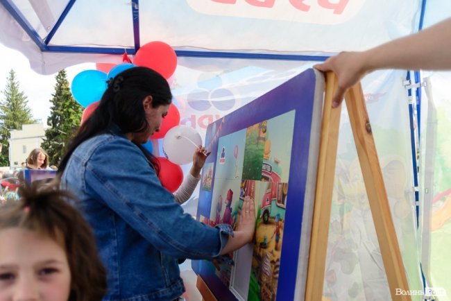 Морозива багато не буває: у Луцьку влаштували грандіозне свято найсмачніших солодощів та найяскравіших емоцій. ФОТО*