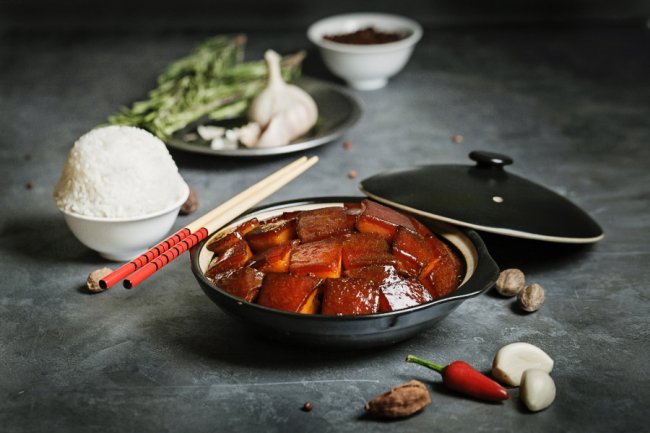 Місце, де живе Китай: як у Луцьку майже два десятки років успішно працює ресторан «Золотий дракон». ФОТО*