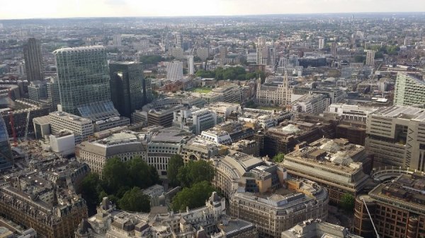 «Нотатки мандрівника» Олександра Лазуки: англійський гумор, закриті люди та стресовий графік