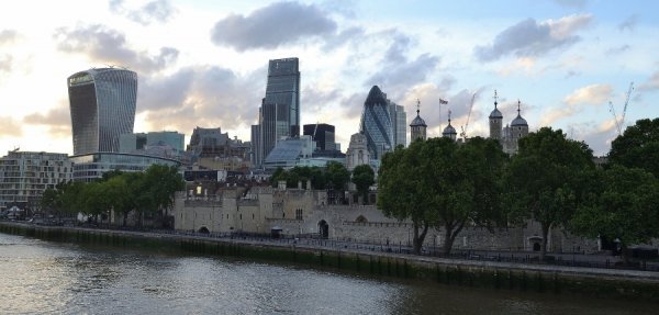 «Нотатки мандрівника» Олександра Лазуки: англійський гумор, закриті люди та стресовий графік