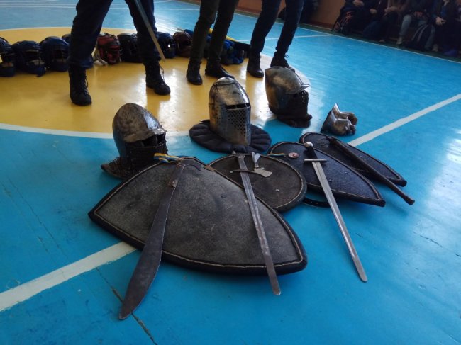 Прихильники доблесті і сталевих мечів: як тренуються і чим «живуть» луцькі лицарі