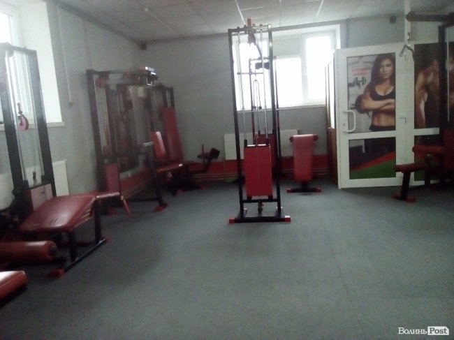 «ІнспекторGym». «Спорт Лайн»: діряві килимки та хліб на підвіконні