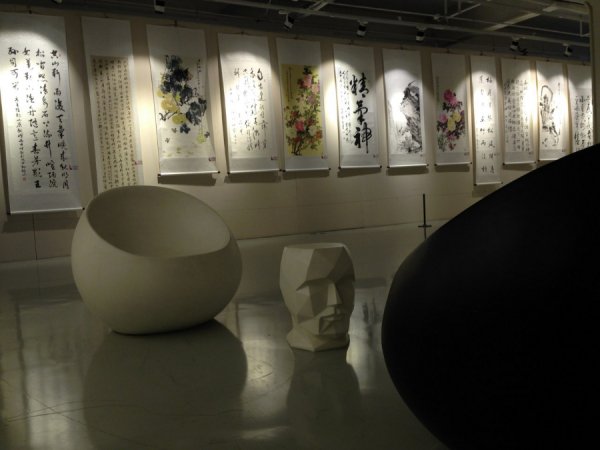 «Нотатки мандрівниці» Христини Лесюк: китайські підробки,  побиті діти та «3 пісюни»