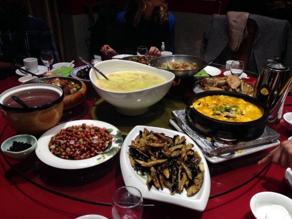 «Нотатки мандрівниці» Христини Лесюк: китайські підробки,  побиті діти та «3 пісюни»