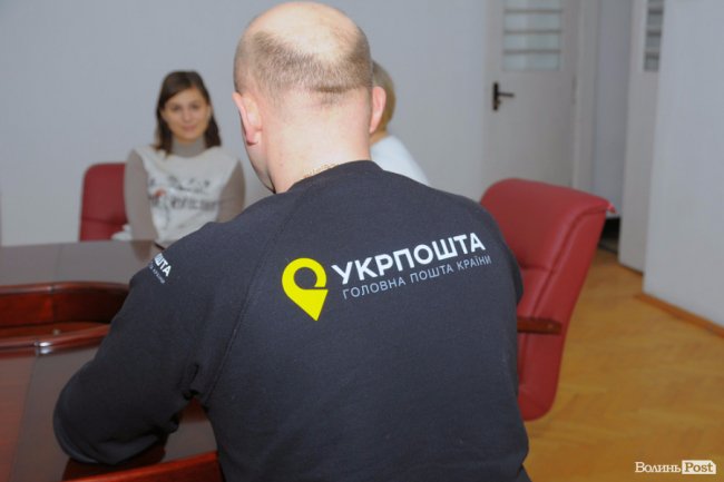 Будні «головного» відділення «Укрпошти» в Луцьку. ФОТО