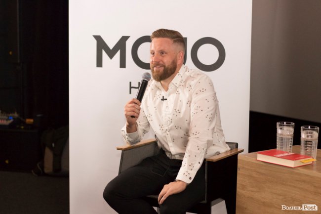 ЦИТАТНИК Романа Хорзова: Найбільша криза в мене виникає, коли я лежу на дивані