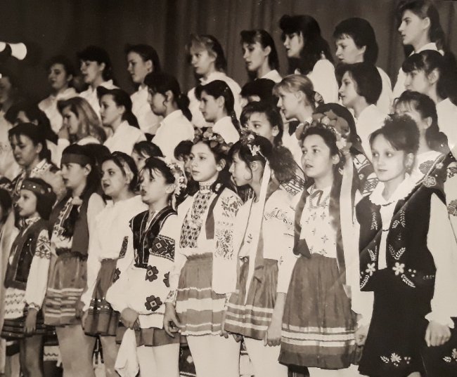 Четверта з права в першому ряду Т. Яцечко-Блаженко