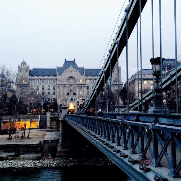 «Нотатки мандрівниці» Олени Кравчук: оргазм в Будапешті, вуличні смаколики та термальні води