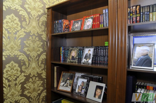 У вітальні дому Руслана Ваймана і Світлани Разумовської