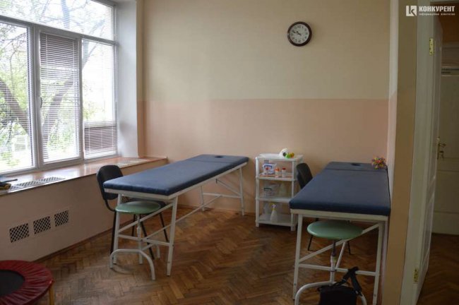 Сироти при живих батьках: як живуть діти у будинку маляти у Луцьку