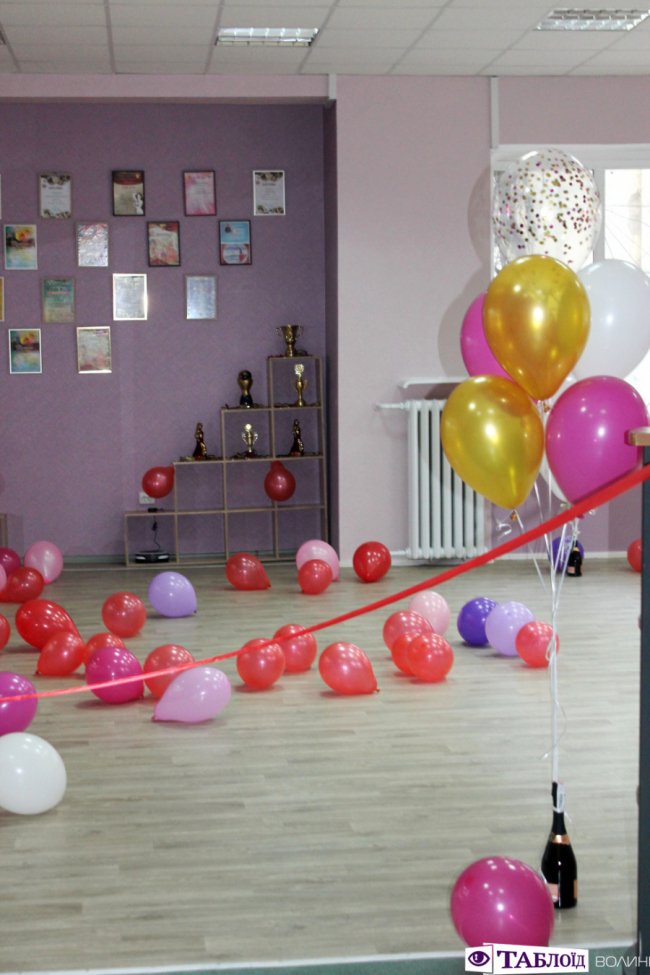 У центрі Луцька відкрили танцювальну школу для дітей і дорослих*