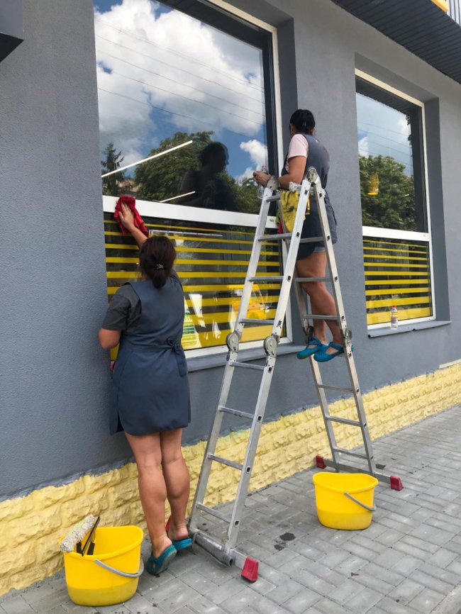 Якісно, швидко та безпечно: волинська компанія «CLEAN Service» надає повний спектр клінінгових послуг*