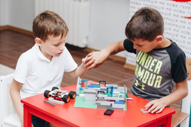 Місце, де дітей не ламають, а розкривають: як у Луцьку працює унікальний дитячий садок «Нова генерація»*